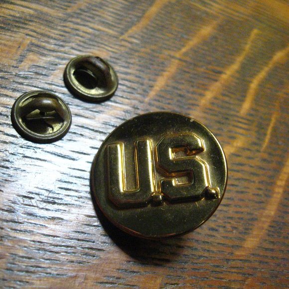 🇺🇸 United States Military U.S. Vintage Uniform Lapel Pin - Picture 2 of 4
